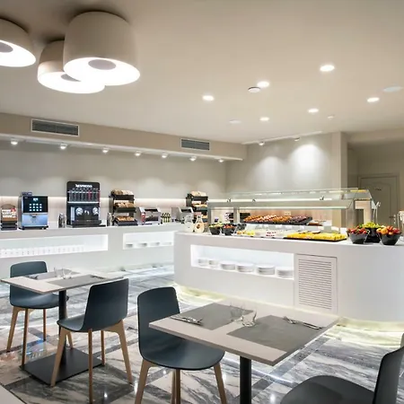 萨勒马拉加中央酒店 酒店 4*