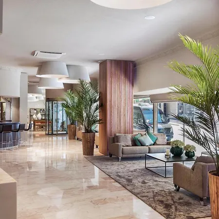 מלון Salles Centro 4*