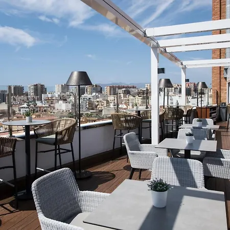 מלון Salles Centro 4*